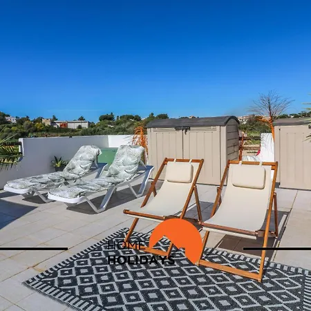 #294 T2 Com Amplo Terraco By Holidays شقة البوفيرا