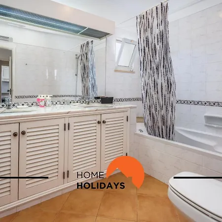 #294 T2 Com Amplo Terraco By Holidays Албуфейра