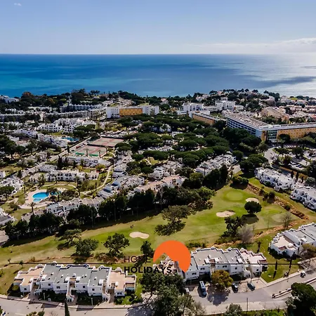 #294 T2 Com Amplo Terraco By Holidays דירה *